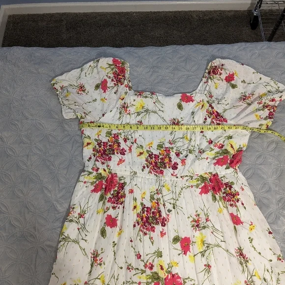 Size 26 Floral Women's Dress in White with Pink and Yellow Accents - Picture 7 of 11